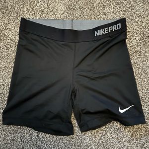Nike Pro 5” Shorts, M